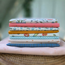 Load image into Gallery viewer, Patchwork Hearts Quilt Kit