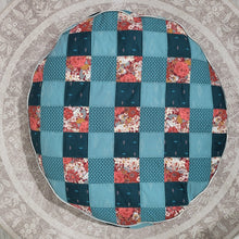 Load image into Gallery viewer, Maggie Dog Bed Quilt Pattern - PDF Printable
